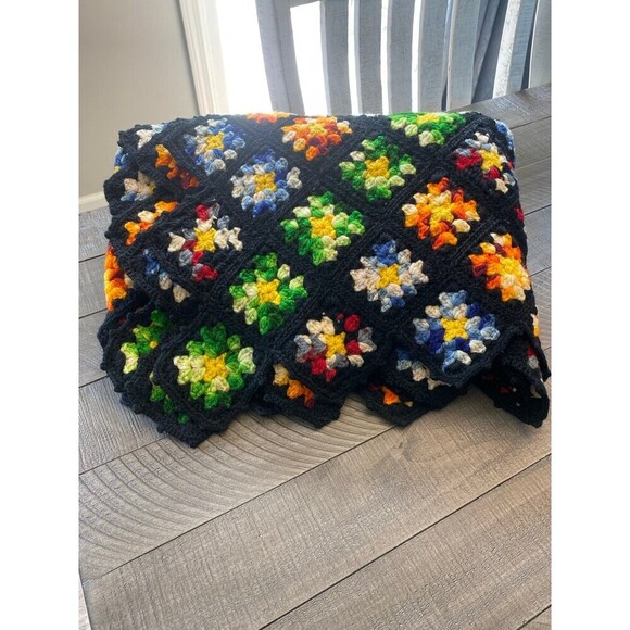 Crochet granny square vintage flower blanket - Picture 1 of 7